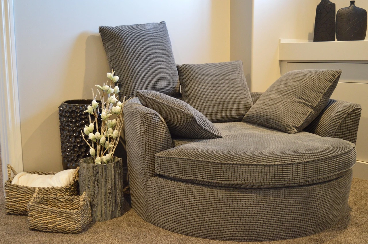 Leather vs. Fabric Living Room Recliners: Which Is Better? 1