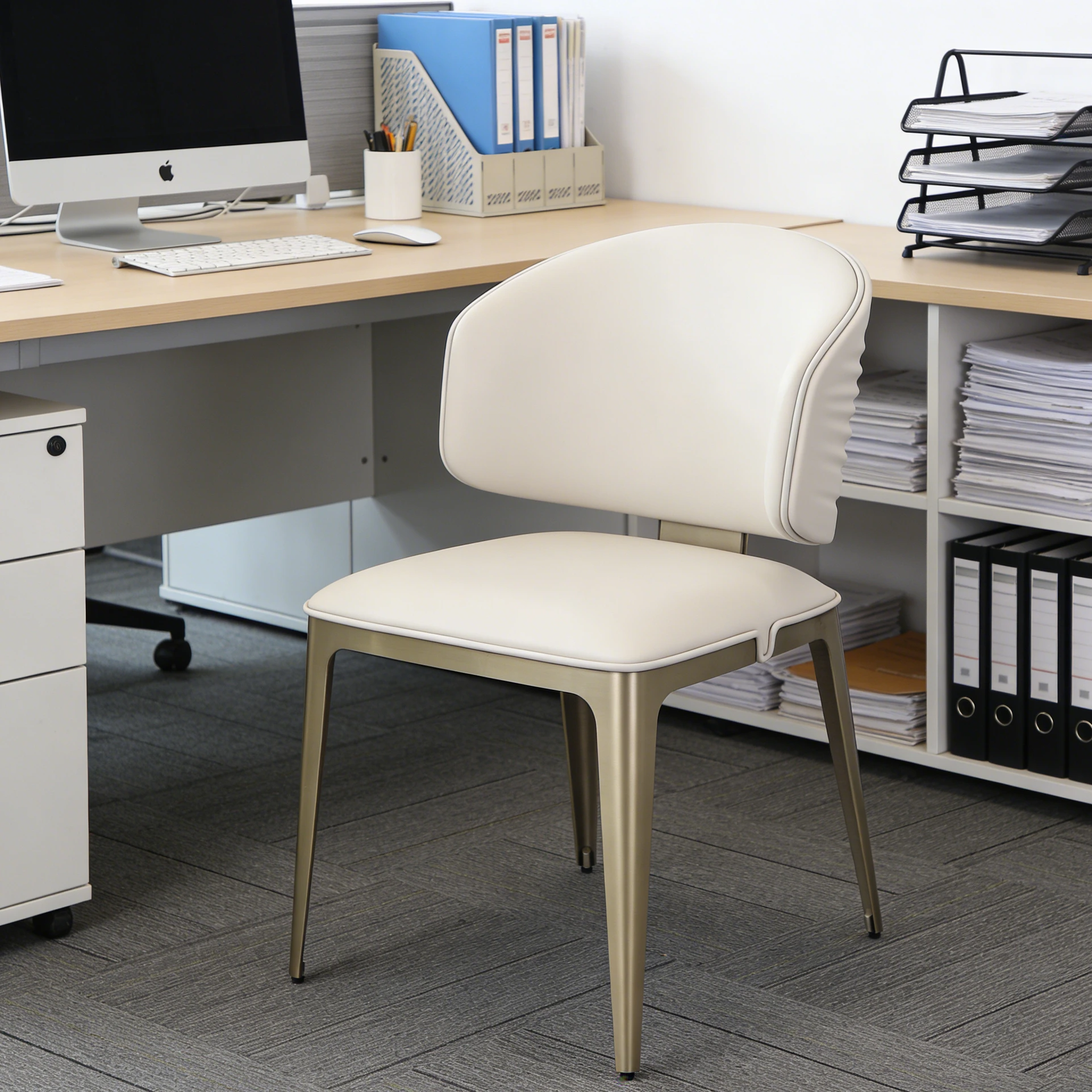 Chaise de salle à manger italienne légère et luxueuse à motif vague #M2218 MISIRUI 1